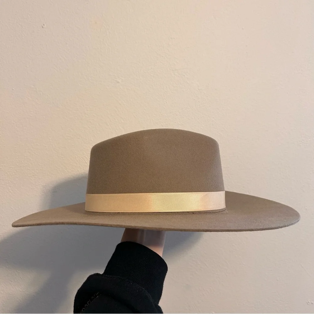 Twister 100% Wool Tan Hat with Pink Ribbon